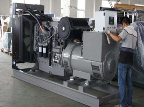 上安乡柴油发电机组和储能设备配合使用的案例