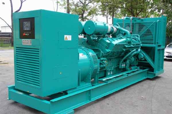 上安乡柴油发电机组电压不稳定怎样维修？