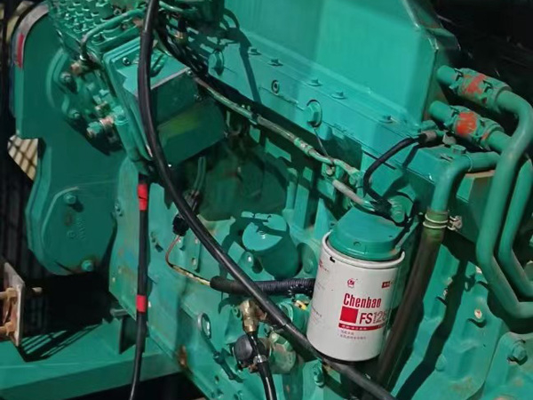 上安乡如何确定新的发电机组控制系统是否与原系统兼容？